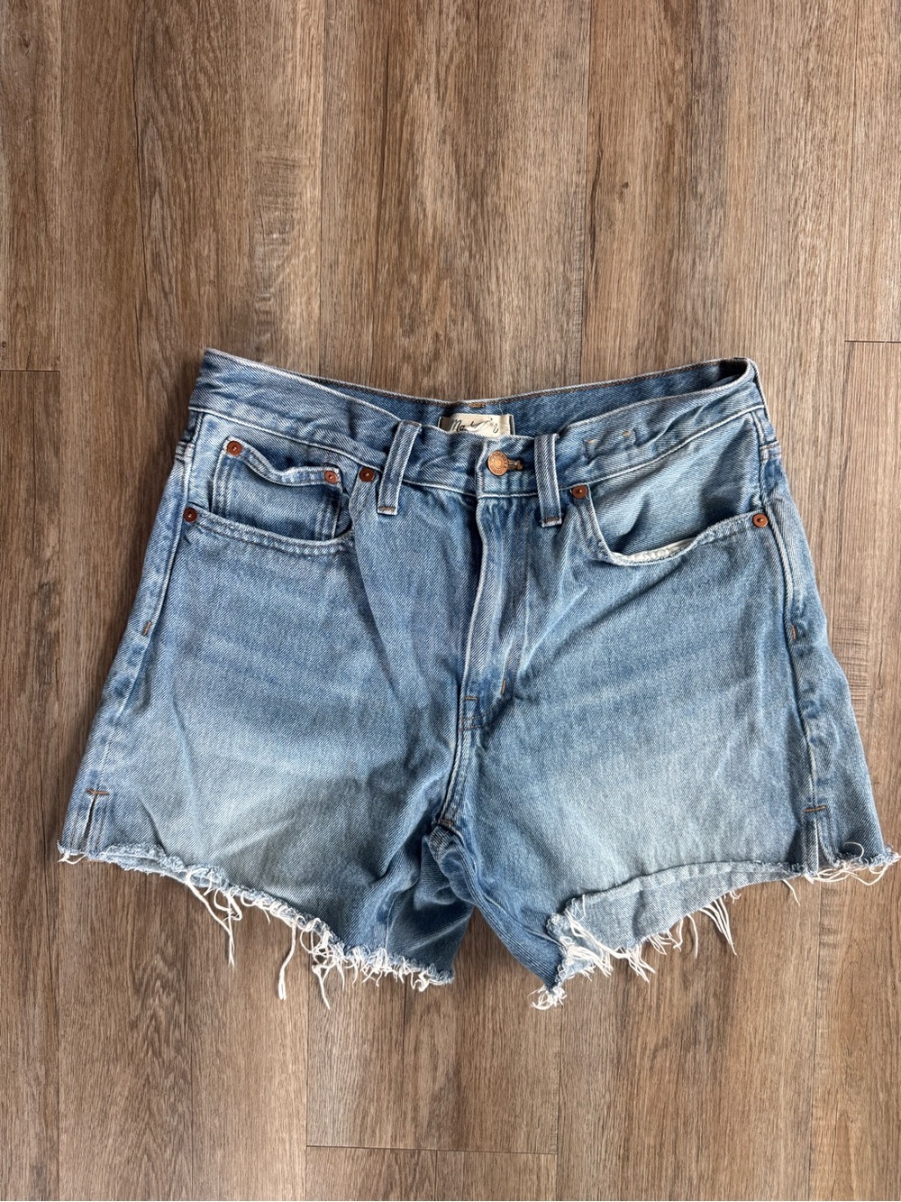 Madewell Light Blue Relaxed Mid-Length Denim Shorts - size 27